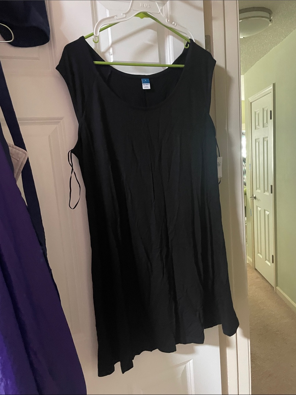 Old Navy Black Scoop Neck Sleeveless Tunic